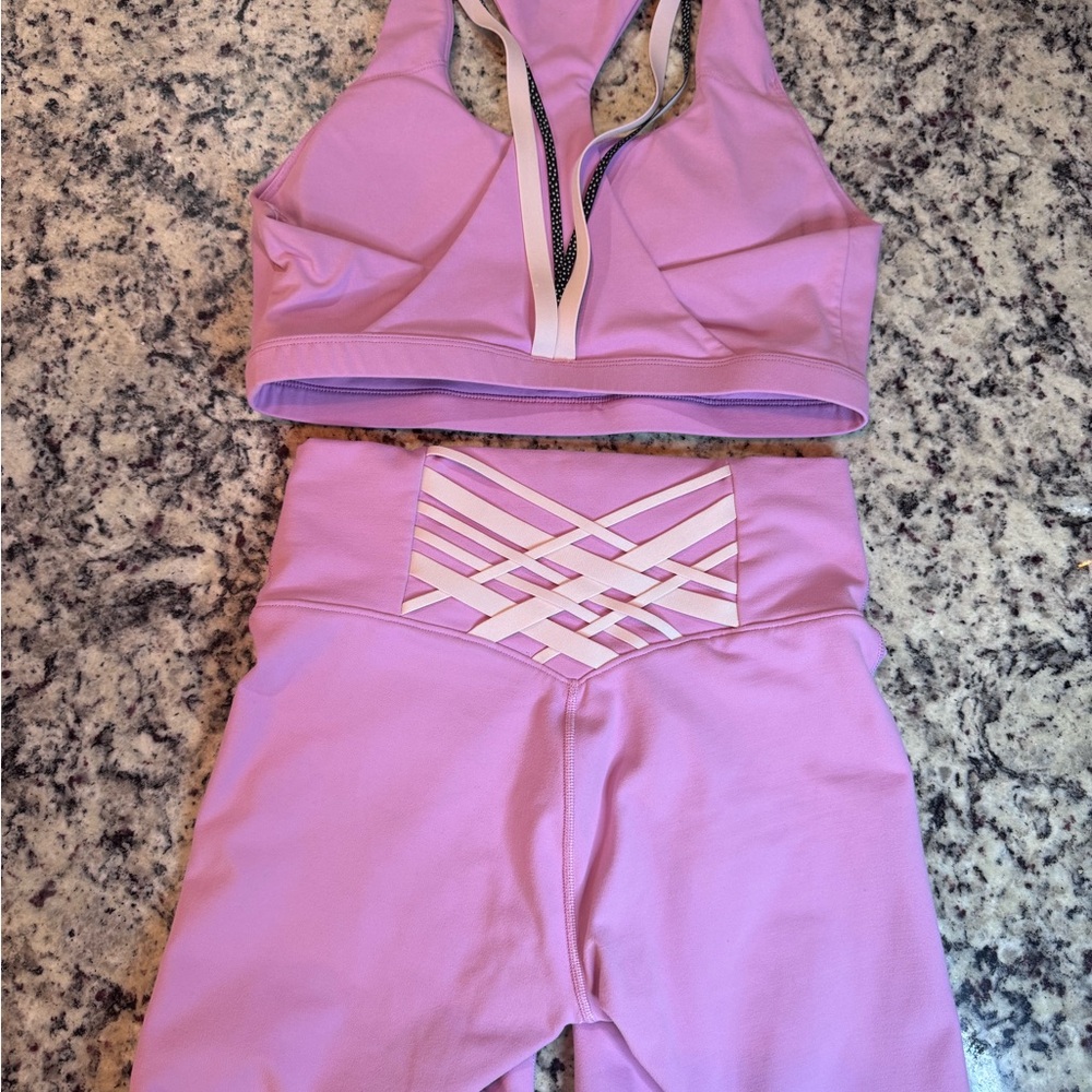 Fabletics Lilac Pink Sports Bra and Biker Shorts Set Small​​​​​​​​​​​​​​​​